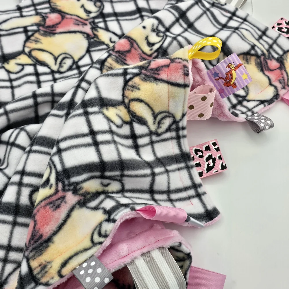 Winnie the Pooh checkered pattern Fleece Taggie Lovey Blanket 20x25